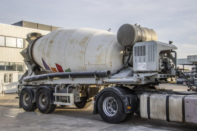 DE BUF BETON MIXER/MALAXEUR/MISCHER 10m3+MOTOR/MOTEUR - Betona maisītājs puspiekabe: foto 2 DE BUF BETON MIXER/MALAXEUR/MISCHER 10m3+MOTOR/MOTEUR - Betona maisītājs puspiekabe: foto 2