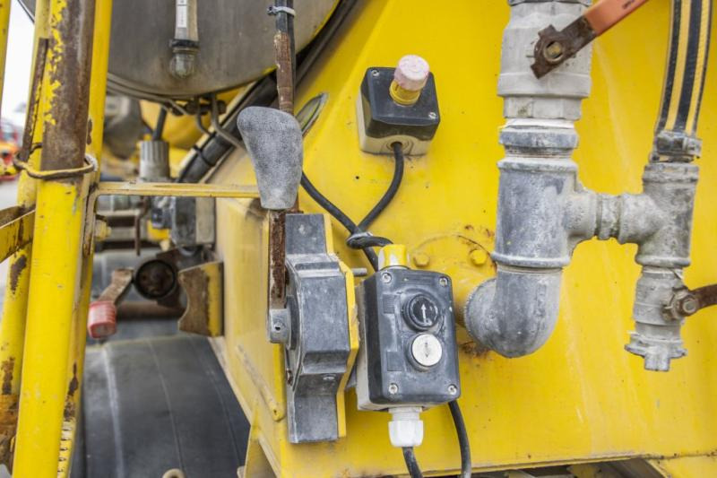 DE BUF MIXER/MALAXEUR/MISCHER-10M3 (gestuurd/gelenkt/dir./steering) - Betona maisītājs puspiekabe: foto 5 DE BUF MIXER/MALAXEUR/MISCHER-10M3 (gestuurd/gelenkt/dir./steering) - Betona maisītājs puspiekabe: foto 5