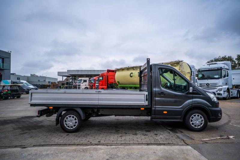 Ford TRANSIT 2.0 TDCI - Automašīna ar kravas platformu: foto 3 Ford TRANSIT 2.0 TDCI - Automašīna ar kravas platformu: foto 3