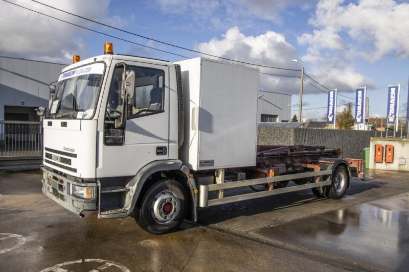 Iveco EUROCARGO 130E18 - Pacēlājs ar āķi: foto 3 Iveco EUROCARGO 130E18 - Pacēlājs ar āķi: foto 3