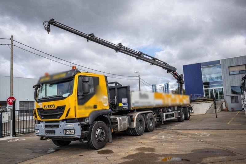 Iveco TRAKKER 450-6X4 - Bortu kravas automašīna/ Platforma, Kravas auto ar manipulatoru: foto 1 Iveco TRAKKER 450-6X4 - Bortu kravas automašīna/ Platforma, Kravas auto ar manipulatoru: foto 1