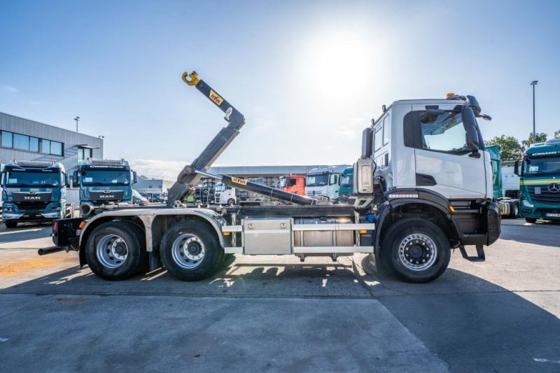 Iveco X-WAY 460 - HYVA - 91000 KM - Pacēlājs ar āķi: foto 3 Iveco X-WAY 460 - HYVA - 91000 KM - Pacēlājs ar āķi: foto 3