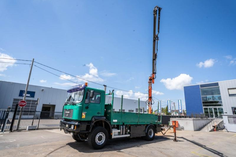 MAN FE 310A-4X4+ATLAS 105.1 A3 - Bortu kravas automašīna/ Platforma, Kravas auto ar manipulatoru: foto 1 MAN FE 310A-4X4+ATLAS 105.1 A3 - Bortu kravas automašīna/ Platforma, Kravas auto ar manipulatoru: foto 1