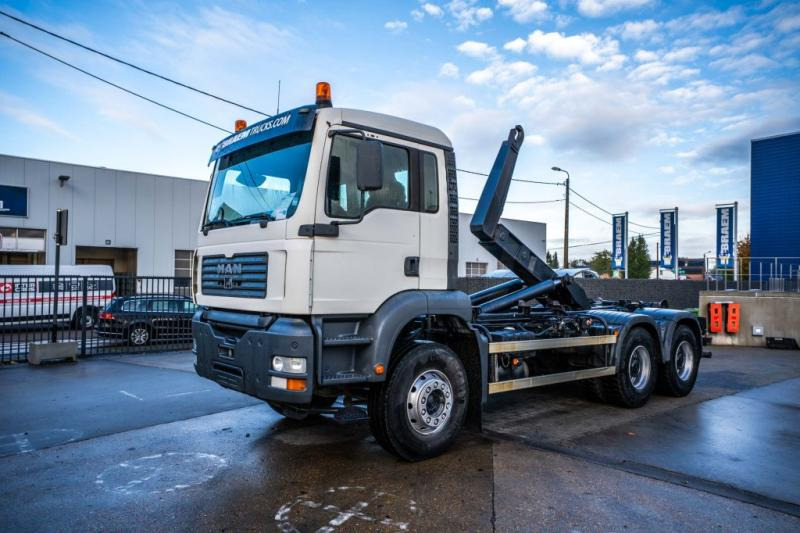 MAN TGA 33.360 BB - Pacēlājs ar āķi: foto 1 MAN TGA 33.360 BB - Pacēlājs ar āķi: foto 1