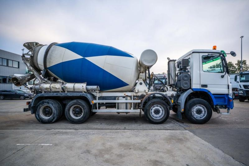 Mercedes ACTROS 4141 BB-MP2 + MIXER 9M3 - Betonvedējs: foto 3 Mercedes ACTROS 4141 BB-MP2 + MIXER 9M3 - Betonvedējs: foto 3