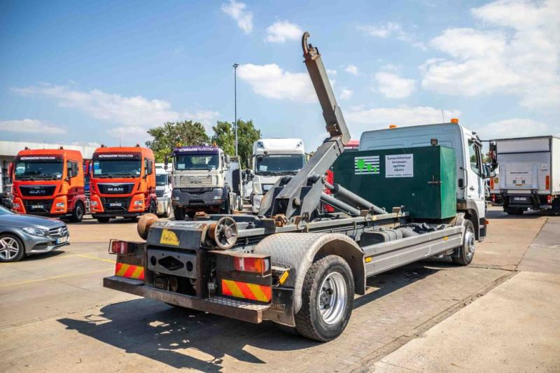 Mercedes ATEGO 1222 K - Pacēlājs ar āķi: foto 3 Mercedes ATEGO 1222 K - Pacēlājs ar āķi: foto 3