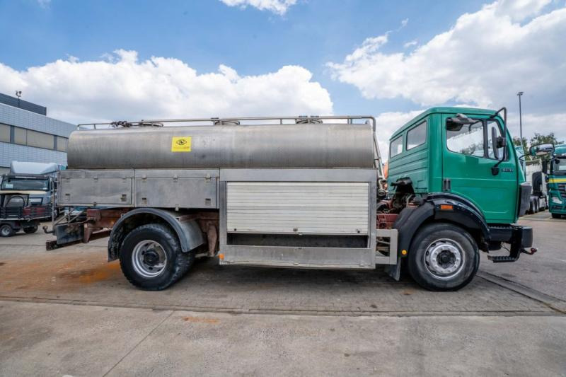 Mercedes SK 1831 L - WATER/EAU-11.500 L/3 Comp. - Autocisterna: foto 3 Mercedes SK 1831 L - WATER/EAU-11.500 L/3 Comp. - Autocisterna: foto 3