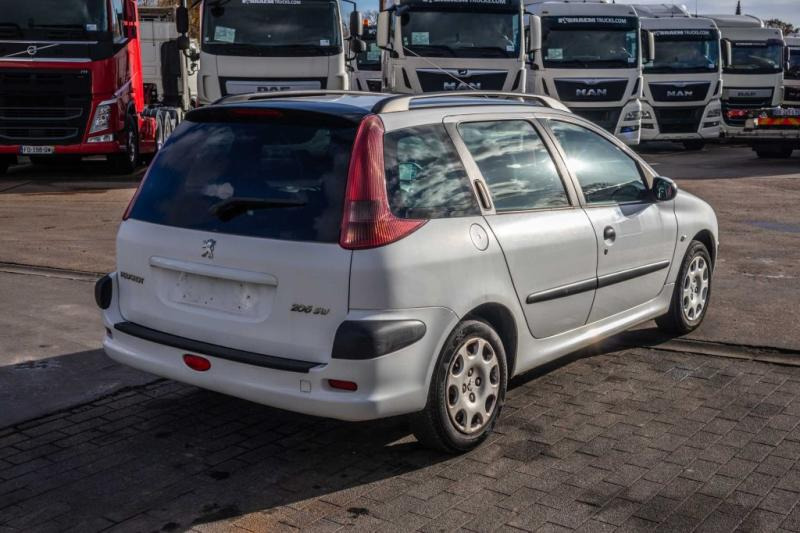 Peugeot 206 SW - Vieglā automašīna: foto 3 Peugeot 206 SW - Vieglā automašīna: foto 3