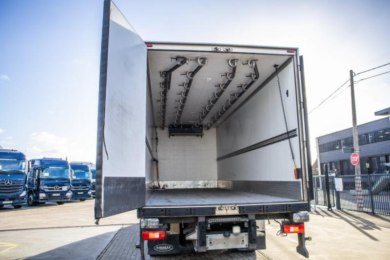 Kravas automašīna refrižerators Renault D 330 -CARRIER SUPRA 850-Vlees/Meat/Viande/Fleisch: foto 8 Kravas automašīna refrižerators Renault D 330 -CARRIER SUPRA 850-Vlees/Meat/Viande/Fleisch: foto 8