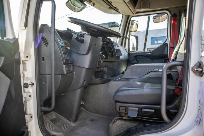 Kravas automašīna refrižerators Renault D 330 -CARRIER SUPRA 850-Vlees/Meat/Viande/Fleisch: foto 6 Kravas automašīna refrižerators Renault D 330 -CARRIER SUPRA 850-Vlees/Meat/Viande/Fleisch: foto 6