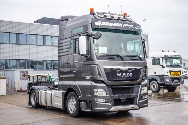 MAN TGX 18.560 XXL LLS+ INTARDER - Vilcējs: foto 2 MAN TGX 18.560 XXL LLS+ INTARDER - Vilcējs: foto 2