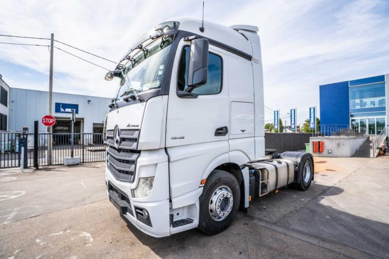 Mercedes ACTROS 1845 LS - Vilcējs: foto 1 Mercedes ACTROS 1845 LS - Vilcējs: foto 1