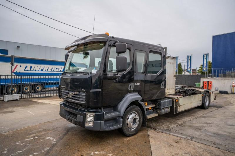 Volvo FL 240- 7p. + PALIFT - Pacēlājs ar āķi: foto 1 Volvo FL 240- 7p. + PALIFT - Pacēlājs ar āķi: foto 1