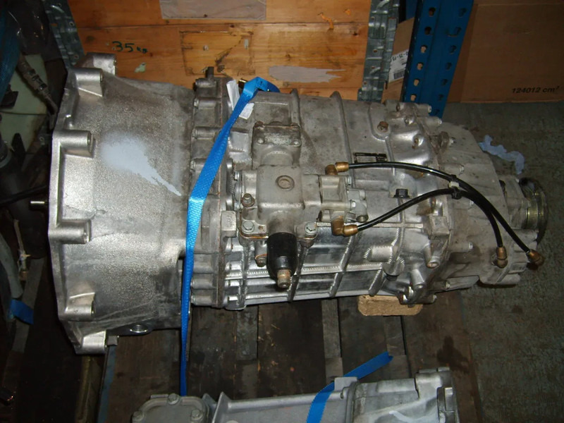 Iveco 2895B922B08 / 8871022/2993112/500080142 - Pārnesumkārba: foto 1 Iveco 2895B922B08 / 8871022/2993112/500080142 - Pārnesumkārba: foto 1