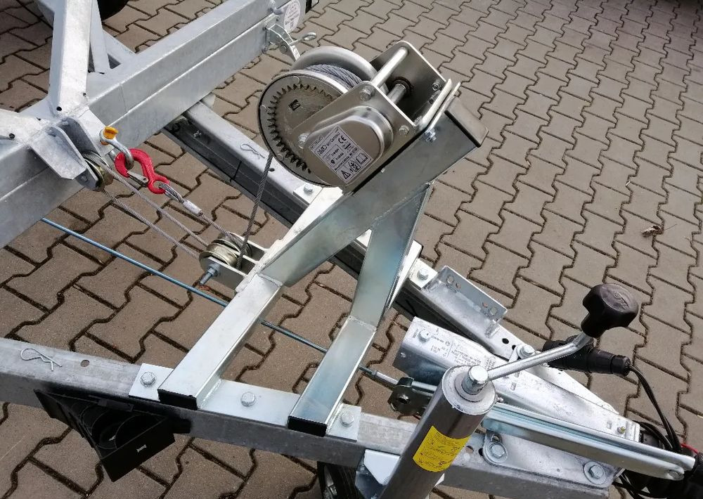 Besttrailers Przyczepa kablowa DMC 2700 kg K14" dwie osie - Piekabe kabeļu vedējs: foto 3 Besttrailers Przyczepa kablowa DMC 2700 kg K14" dwie osie - Piekabe kabeļu vedējs: foto 3