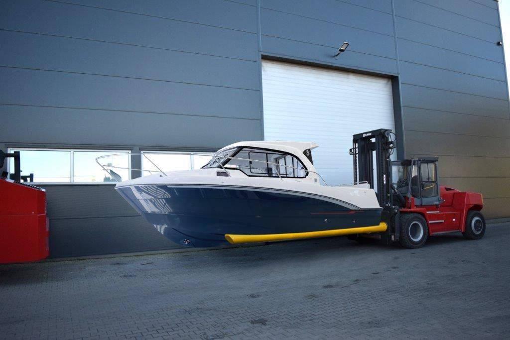 Kalmar DCE150-6 Marine Forklift For Boat Handling - Dīzeļiekrāvējs: foto 1 Kalmar DCE150-6 Marine Forklift For Boat Handling - Dīzeļiekrāvējs: foto 1
