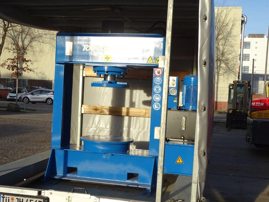 MOBILE VOLLREIFENPRESSE - Garāžu aprīkojums: foto 4 MOBILE VOLLREIFENPRESSE - Garāžu aprīkojums: foto 4