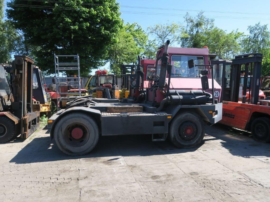 Terberg 170-20 - Termināļa traktors: foto 1 Terberg 170-20 - Termināļa traktors: foto 1