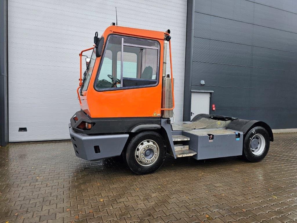 Terberg YT182 - Termināļa traktors: foto 1 Terberg YT182 - Termināļa traktors: foto 1