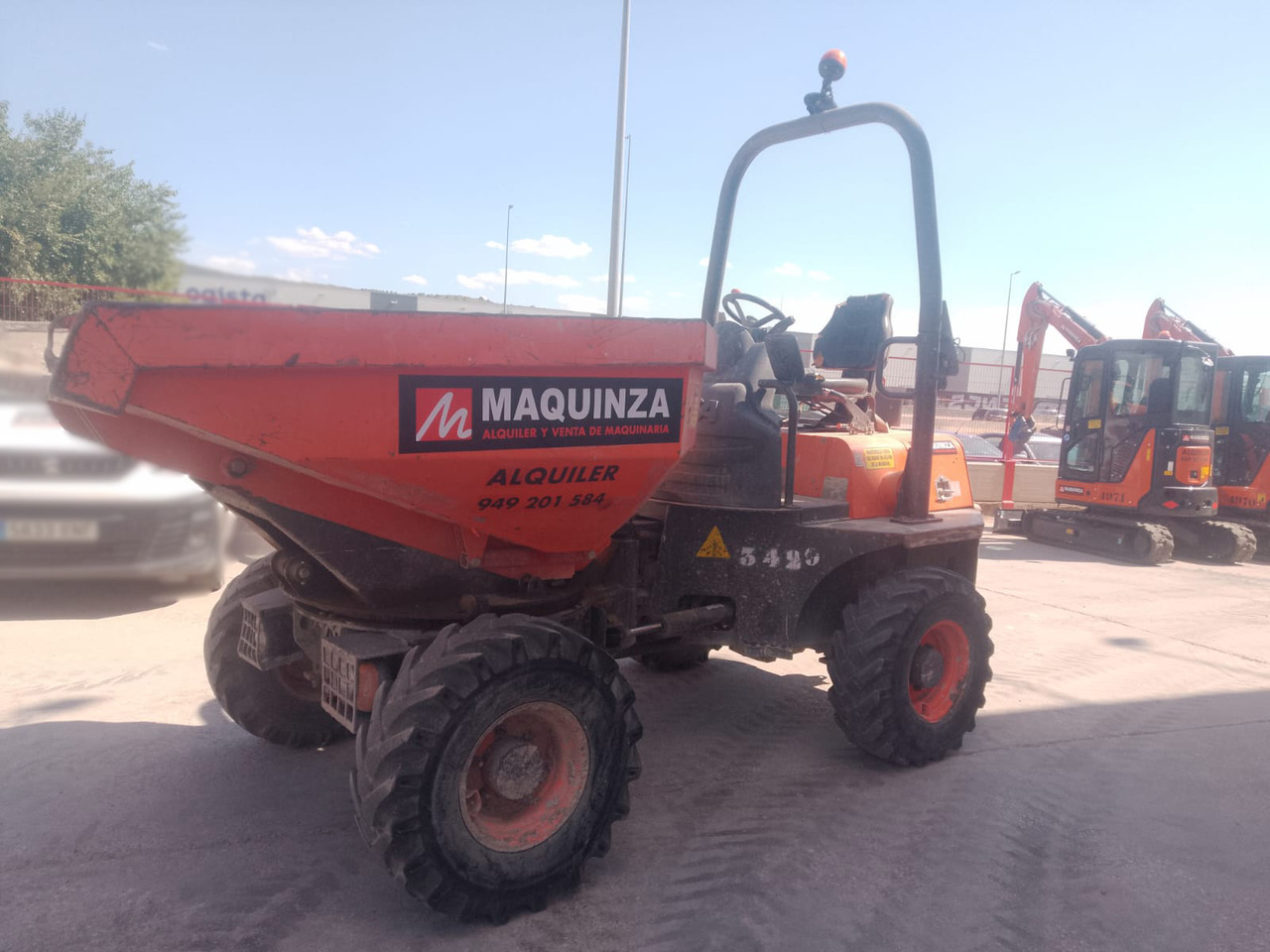 AUSA D350 AHG - Mini pašizgāzējs: foto 1 AUSA D350 AHG - Mini pašizgāzējs: foto 1