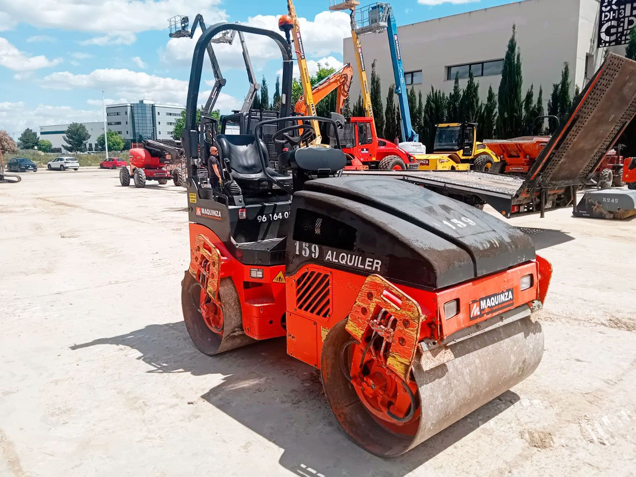 BOMAG BW120AD4 - Ceļu veltnis: foto 1 BOMAG BW120AD4 - Ceļu veltnis: foto 1