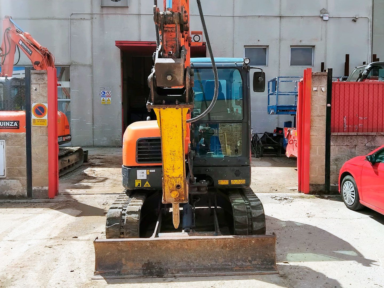 DOOSAN DX62R-3 - Mini-ekskavators: foto 4 DOOSAN DX62R-3 - Mini-ekskavators: foto 4