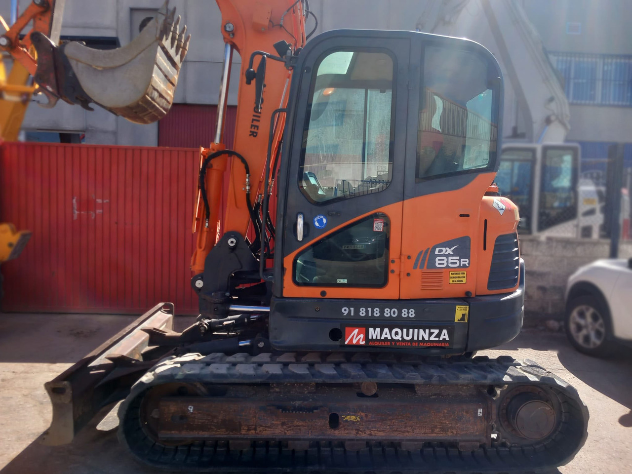 DOOSAN DX85R-3 - Mini-ekskavators: foto 1 DOOSAN DX85R-3 - Mini-ekskavators: foto 1
