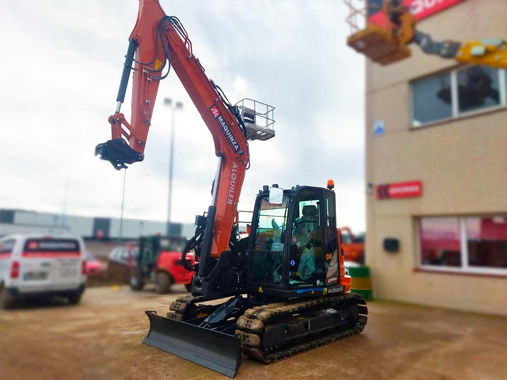 HITACHI ZX85USB-6 - Mini-ekskavators: foto 4 HITACHI ZX85USB-6 - Mini-ekskavators: foto 4