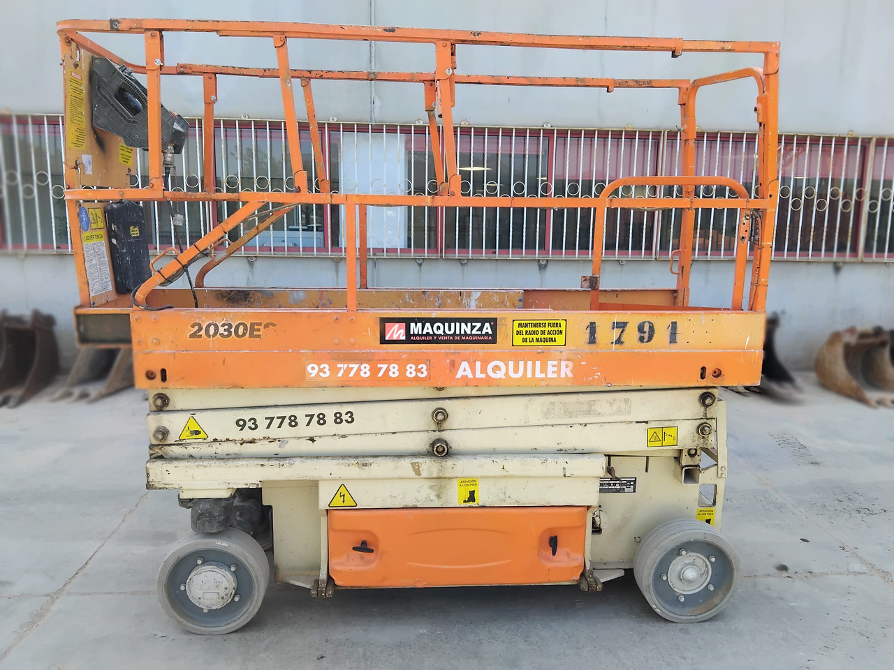 JLG 2030ES - Šķērveida pacēlājs: foto 1 JLG 2030ES - Šķērveida pacēlājs: foto 1