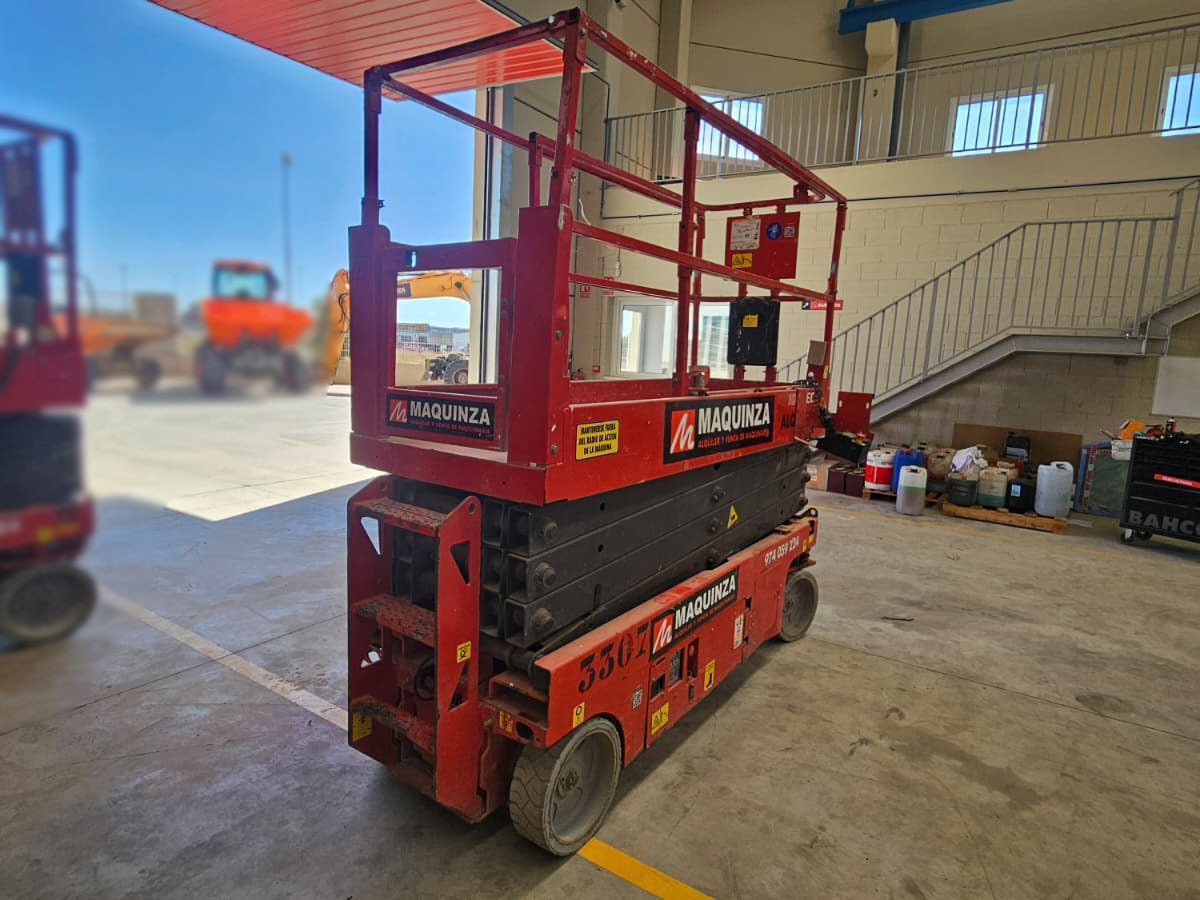 MANITOU 100SEC - Šķērveida pacēlājs: foto 3 MANITOU 100SEC - Šķērveida pacēlājs: foto 3