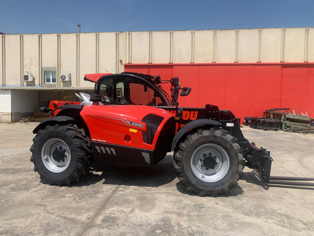 MANITOU MLT733.115 NUEVO - Teleskopiskais iekrāvējs: foto 2 MANITOU MLT733.115 NUEVO - Teleskopiskais iekrāvējs: foto 2