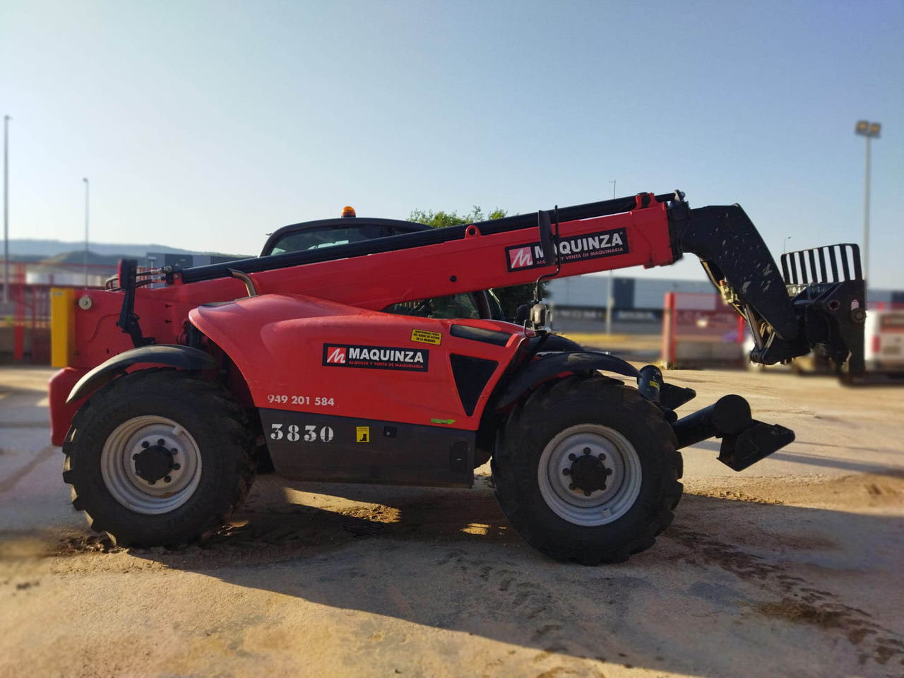 MANITOU MT1335 EASY - Teleskopiskais iekrāvējs: foto 2 MANITOU MT1335 EASY - Teleskopiskais iekrāvējs: foto 2