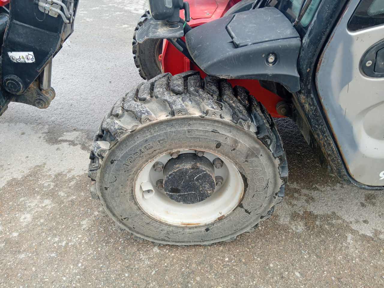 Teleskopiskais iekrāvējs MANITOU MT625 H: foto 14