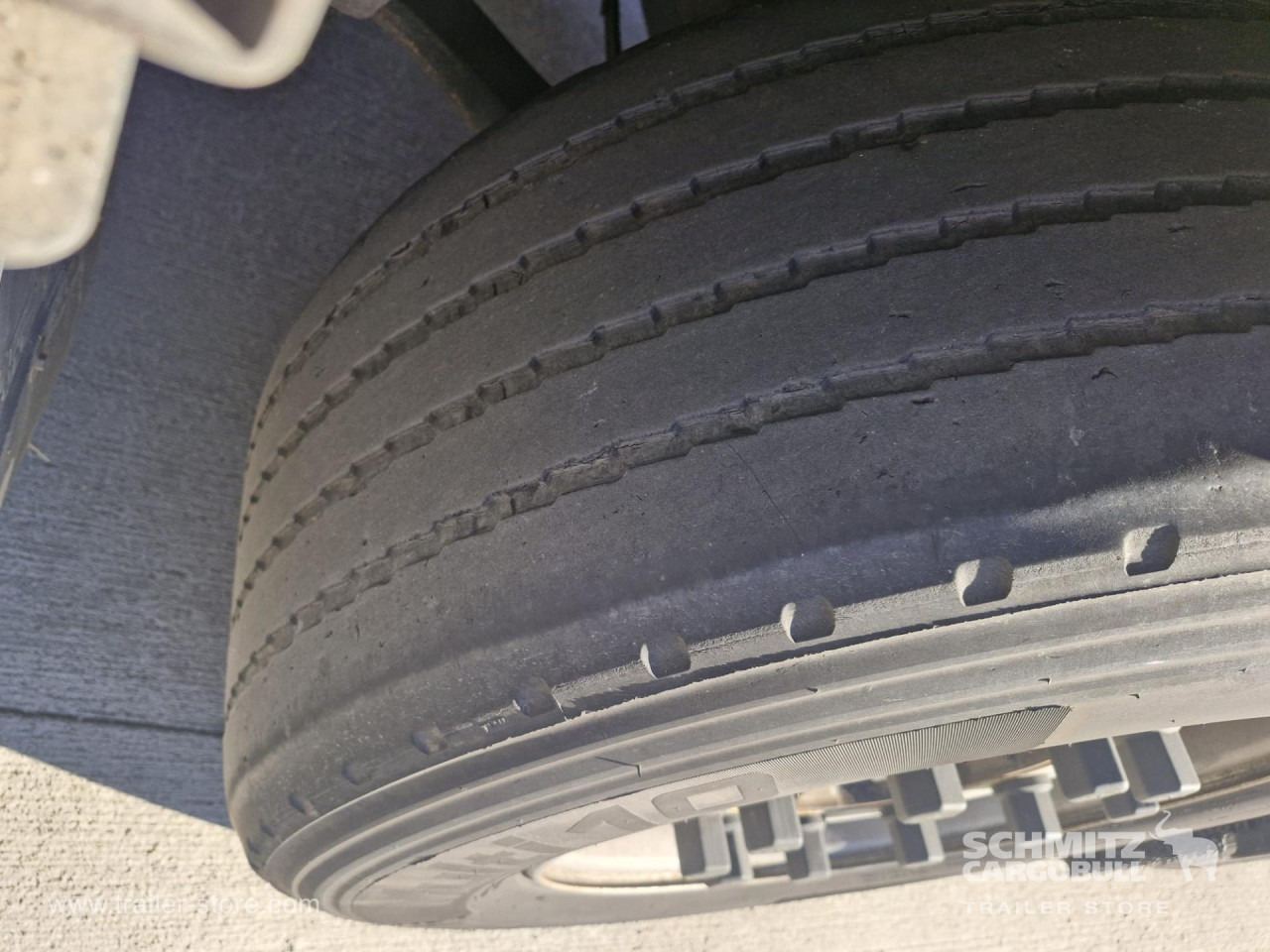 SCHMITZ Reefer Multitemp - Puspiekabe izotermiskais: foto 3 SCHMITZ Reefer Multitemp - Puspiekabe izotermiskais: foto 3