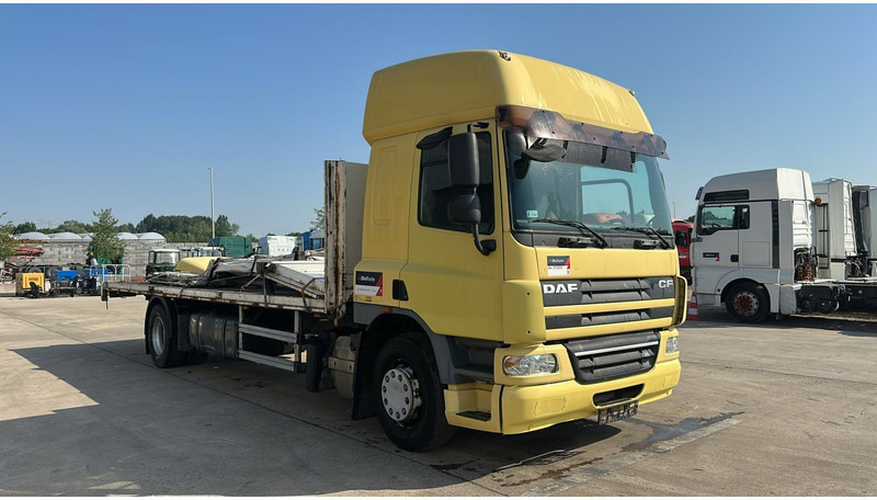 DAF 75 CF 310 (GOOD CONDITION / POSSIBLE AS BOX WITH CURTAIN / BONNE ETAT) - Bortu kravas automašīna/ Platforma: foto 3 DAF 75 CF 310 (GOOD CONDITION / POSSIBLE AS BOX WITH CURTAIN / BONNE ETAT) - Bortu kravas automašīna/ Platforma: foto 3