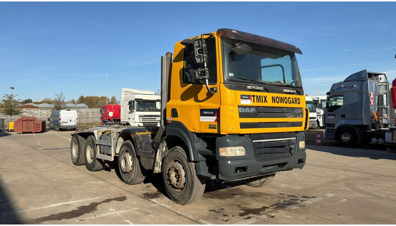 DAF CF 85.360 (BOITE MANUELLE / MANUAL GEARBOX / BIG HUB / GRAND PONT / LAMES / 8X4) - Šasija kravas automašīna: foto 3 DAF CF 85.360 (BOITE MANUELLE / MANUAL GEARBOX / BIG HUB / GRAND PONT / LAMES / 8X4) - Šasija kravas automašīna: foto 3