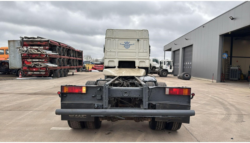 DAF XF 95.430 (EURO 3 / 10 TYRES / 6X2 / MANUAL GEARBOX / BOITE MANUELLE) - Šasija kravas automašīna: foto 5 DAF XF 95.430 (EURO 3 / 10 TYRES / 6X2 / MANUAL GEARBOX / BOITE MANUELLE) - Šasija kravas automašīna: foto 5