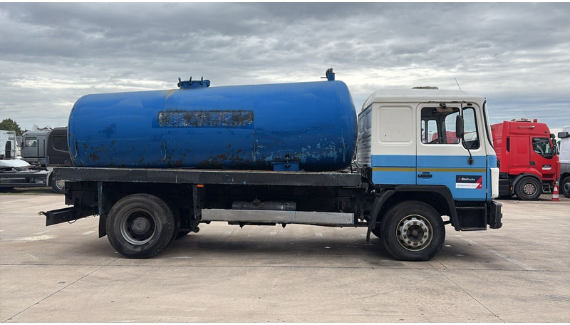 MAN 18.232 (MANUAL PUMP / POMPE MANUELLE / 11.000L) - Asenizācijas mašīna: foto 4 MAN 18.232 (MANUAL PUMP / POMPE MANUELLE / 11.000L) - Asenizācijas mašīna: foto 4