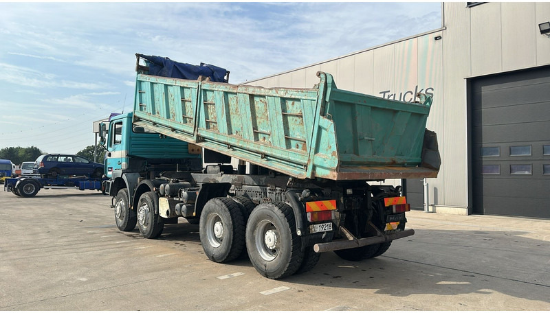 Kravas automašīna pašizgāzējs MAN 36.403 (8X6 / LAMES / STEEL SUSP. / BIG AXLE / 6 CYLINDER): foto 6