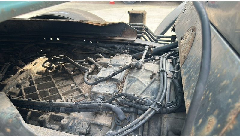 Kravas automašīna pašizgāzējs MAN 36.403 (8X6 / LAMES / STEEL SUSP. / BIG AXLE / 6 CYLINDER): foto 20