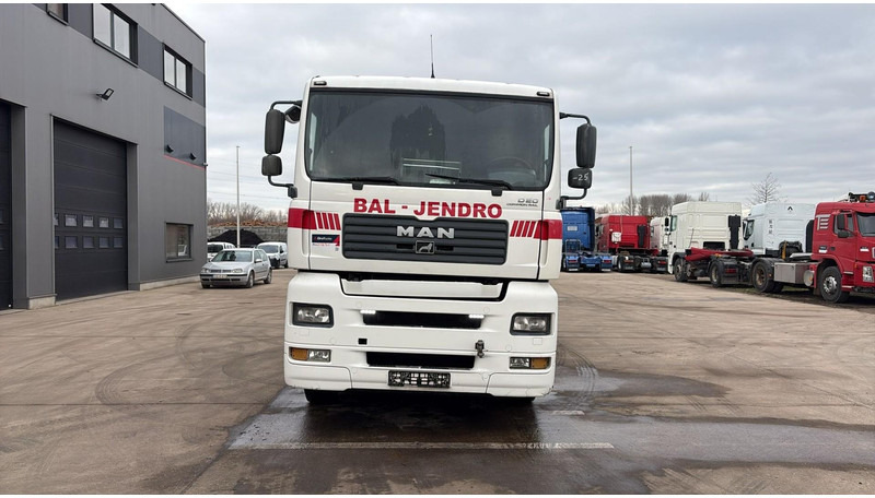 MAN TGA 26.430 (18300 L / 3 COMPATIMENTS / BOITE MANUELLE / MANUAL GEARBOX / 6X2) - Autocisterna: foto 4 MAN TGA 26.430 (18300 L / 3 COMPATIMENTS / BOITE MANUELLE / MANUAL GEARBOX / 6X2) - Autocisterna: foto 4