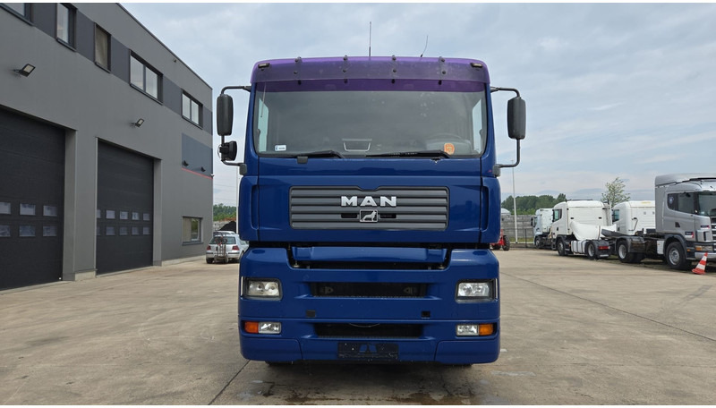 MAN TGA 26.460 (MANUAL PUMP / POMPE MANUELLE / MANUAL GEARBOX / BOITE MANUELLE / 6X2 / FRONT STEEL / DEVANT LAMES) - Šasija kravas automašīna: foto 2 MAN TGA 26.460 (MANUAL PUMP / POMPE MANUELLE / MANUAL GEARBOX / BOITE MANUELLE / 6X2 / FRONT STEEL / DEVANT LAMES) - Šasija kravas automašīna: foto 2