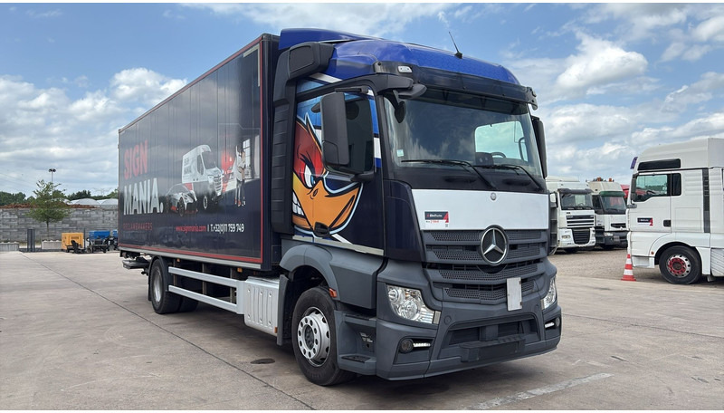 Mercedes-Benz ACTROS 1940 (BE TRUCK / TOP CONDITION / LIFT / AIRCO / BOX 8.06X2.47X2.62) - Kravas automašīna ar slēgto virsbūvi: foto 3 Mercedes-Benz ACTROS 1940 (BE TRUCK / TOP CONDITION / LIFT / AIRCO / BOX 8.06X2.47X2.62) - Kravas automašīna ar slēgto virsbūvi: foto 3