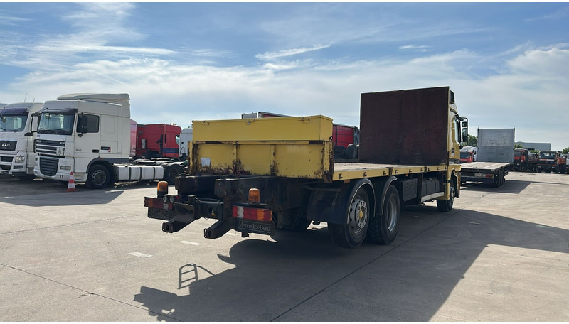 Mercedes-Benz ACTROS 2543 (EPS / 3 PEDALES / LAMES DEVANT / STEEL FRONT / PARFAIT ETAT !! / V6) - Bortu kravas automašīna/ Platforma: foto 5 Mercedes-Benz ACTROS 2543 (EPS / 3 PEDALES / LAMES DEVANT / STEEL FRONT / PARFAIT ETAT !! / V6) - Bortu kravas automašīna/ Platforma: foto 5