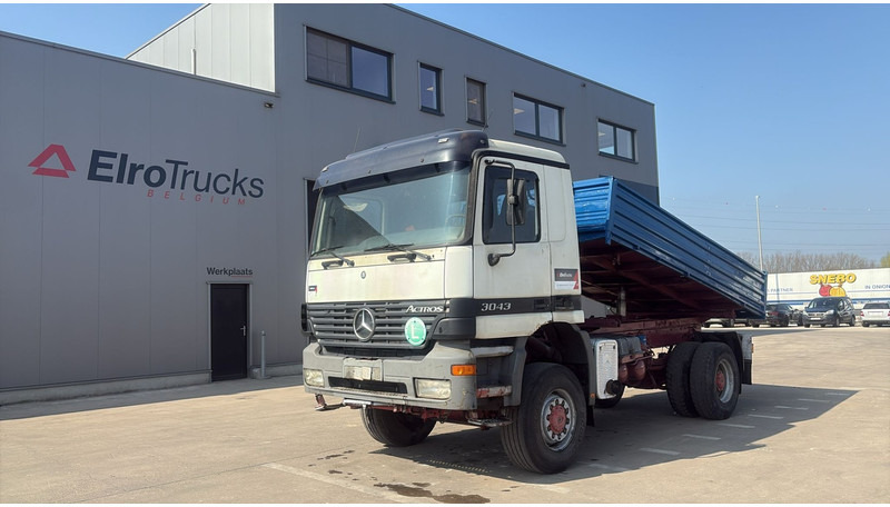 Mercedes-Benz Actros 1843 (4X4 / EPS / GRAND PONT / LAMES / V6 / 2 PONTS) - Kravas automašīna pašizgāzējs: foto 1 Mercedes-Benz Actros 1843 (4X4 / EPS / GRAND PONT / LAMES / V6 / 2 PONTS) - Kravas automašīna pašizgāzējs: foto 1