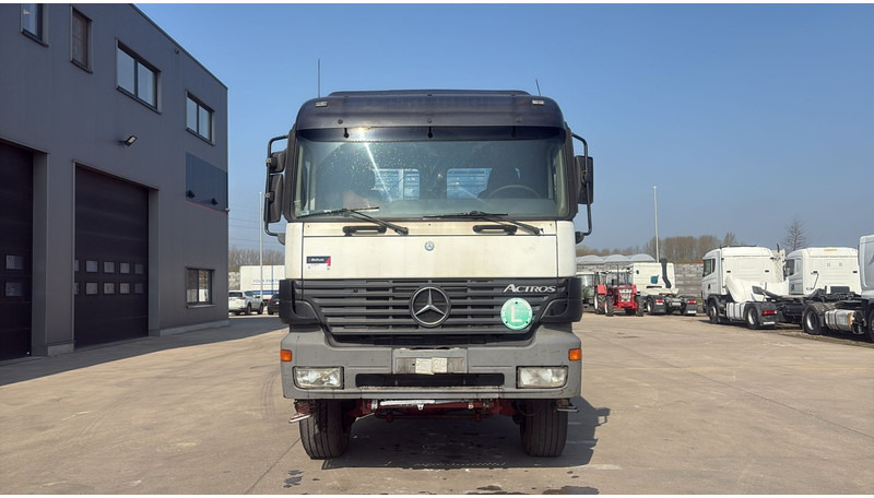 Mercedes-Benz Actros 1843 (4X4 / EPS / GRAND PONT / LAMES / V6 / 2 PONTS) - Kravas automašīna pašizgāzējs: foto 3 Mercedes-Benz Actros 1843 (4X4 / EPS / GRAND PONT / LAMES / V6 / 2 PONTS) - Kravas automašīna pašizgāzējs: foto 3