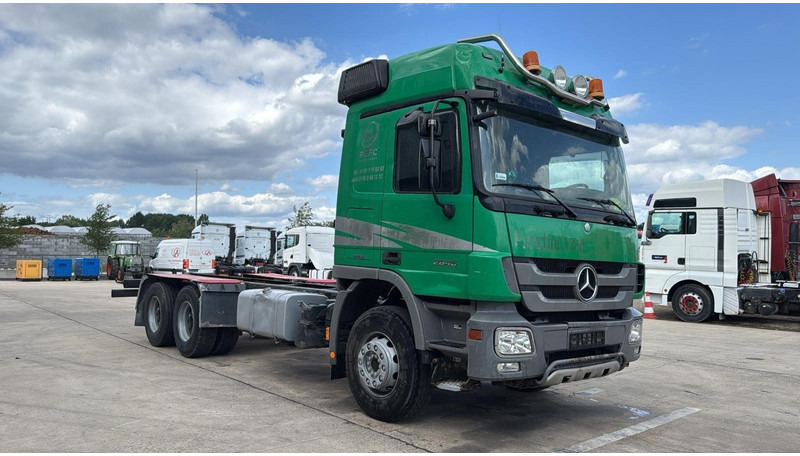 Mercedes-Benz Actros 2646 (LAMES / V6 / GRAND PONT / STEEL SUSP / MP3 / BOITE MANUELLE) - Šasija kravas automašīna: foto 2 Mercedes-Benz Actros 2646 (LAMES / V6 / GRAND PONT / STEEL SUSP / MP3 / BOITE MANUELLE) - Šasija kravas automašīna: foto 2