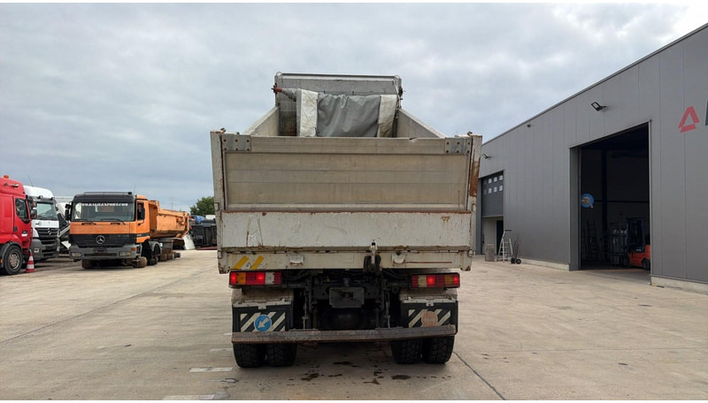 Mercedes-Benz Actros 3246 (EPS / LAMES / GRAND PONT / V6 / MP2 / 3 PEDALES) - Kravas automašīna pašizgāzējs: foto 5 Mercedes-Benz Actros 3246 (EPS / LAMES / GRAND PONT / V6 / MP2 / 3 PEDALES) - Kravas automašīna pašizgāzējs: foto 5