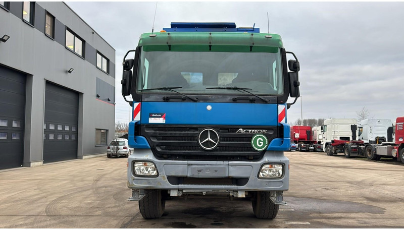Mercedes-Benz Actros 4141 (8X6 / EPS / PARFAIT ETAT / TOP CONDITION / V6 / MP2 / BIG AXLE / STEEL SUSP. / LAMES) - Kravas automašīna pašizgāzējs: foto 2 Mercedes-Benz Actros 4141 (8X6 / EPS / PARFAIT ETAT / TOP CONDITION / V6 / MP2 / BIG AXLE / STEEL SUSP. / LAMES) - Kravas automašīna pašizgāzējs: foto 2