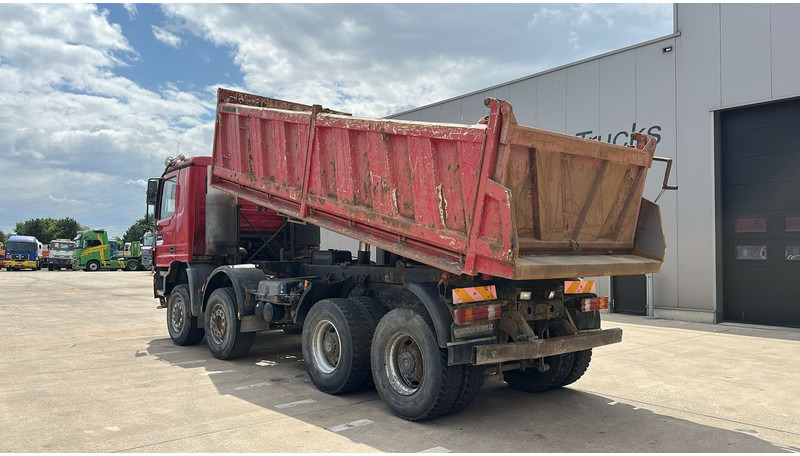 Mercedes-Benz Actros 4143 (8X6 / LAMES / EPS / V6 / GRAND PONT / BIG AXLE / 3 PEDALES) - Kravas automašīna pašizgāzējs: foto 3 Mercedes-Benz Actros 4143 (8X6 / LAMES / EPS / V6 / GRAND PONT / BIG AXLE / 3 PEDALES) - Kravas automašīna pašizgāzējs: foto 3